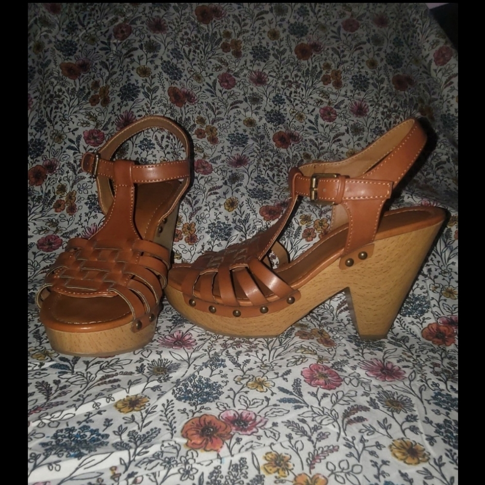 Indigo Rd heels brown sz7